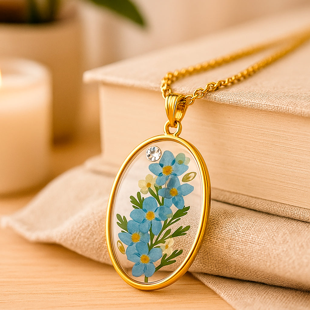 Collar de Acero Inoxidable Dorado con Flores de No me olvides y Zirconias Blancas