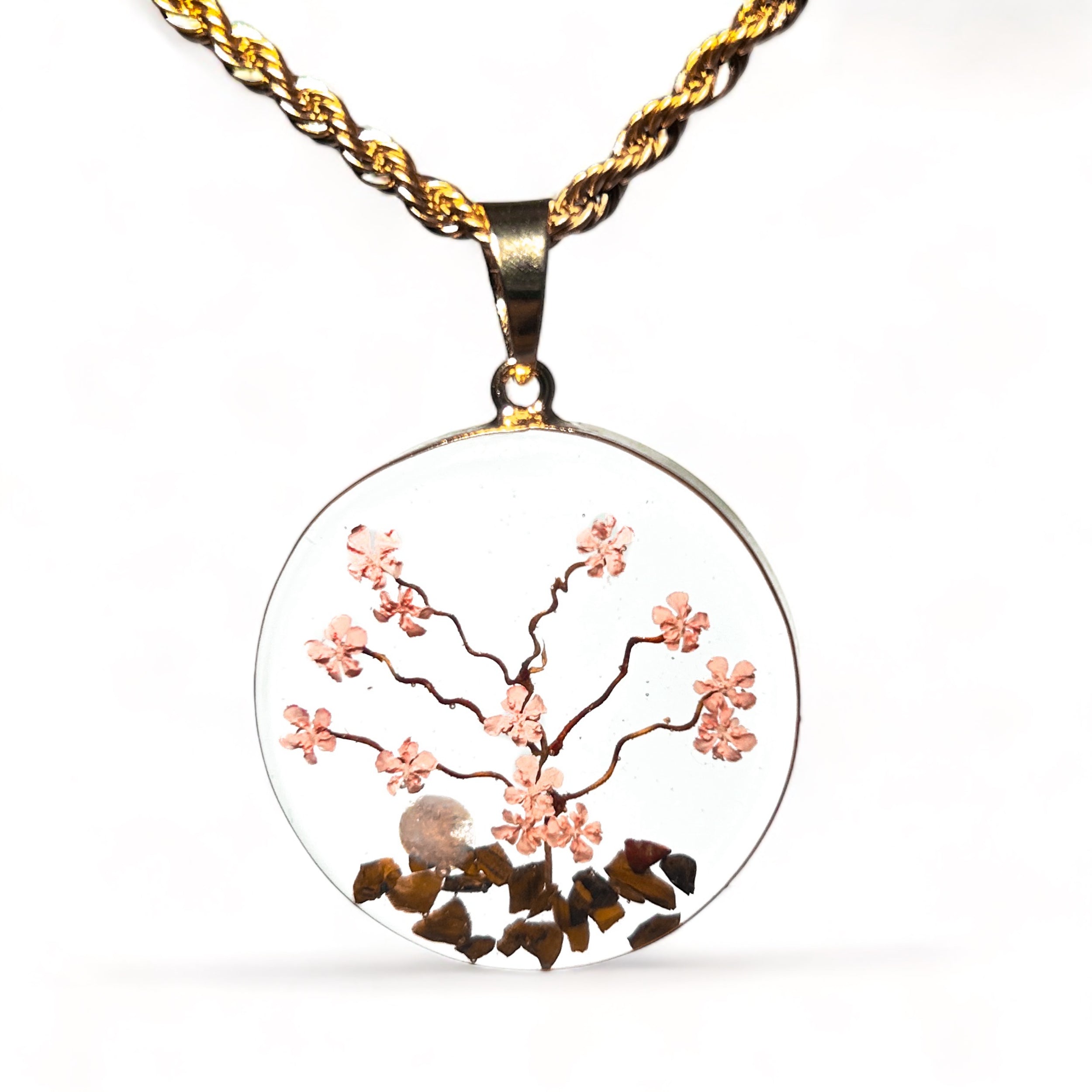 Collar Árbol de Cerezo Rosa en Baño de Oro de 14 K con Piedras de Ojo de Tigre y Flores Naturales