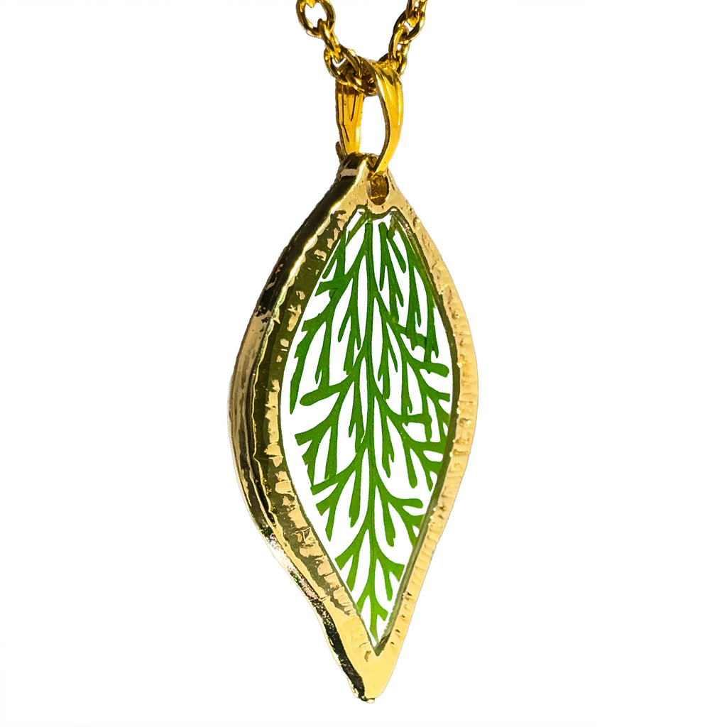 Collar de Acero Inoxidable de Hoja Dorada