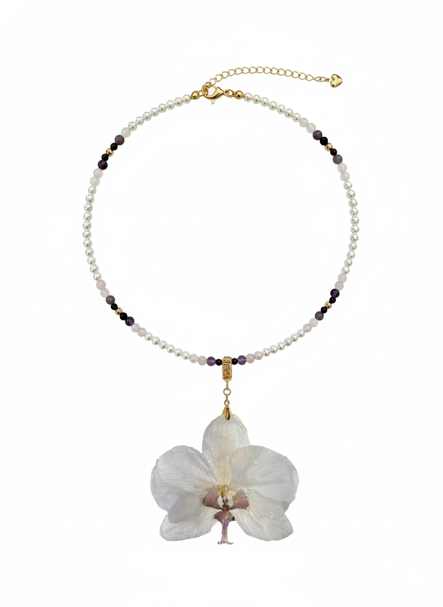 Collar Orquídea Natural con Piedras Naturales de Amatista, Cuarzo Rosa y Perla Mallorca en Baño de Oro