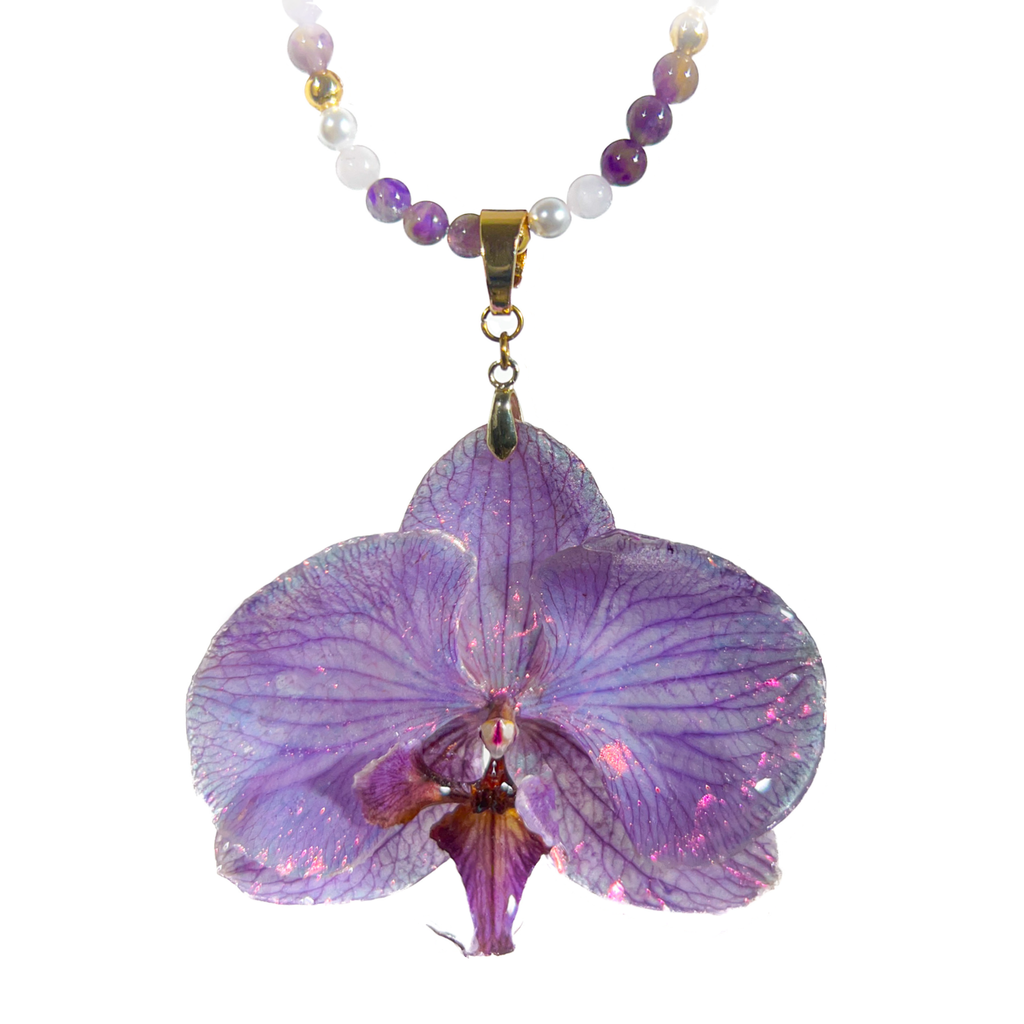 Collar Orquídea Natural con Piedras Naturales de Amatista, Cuarzo Rosa y Perla Mallorca en Baño de Oro