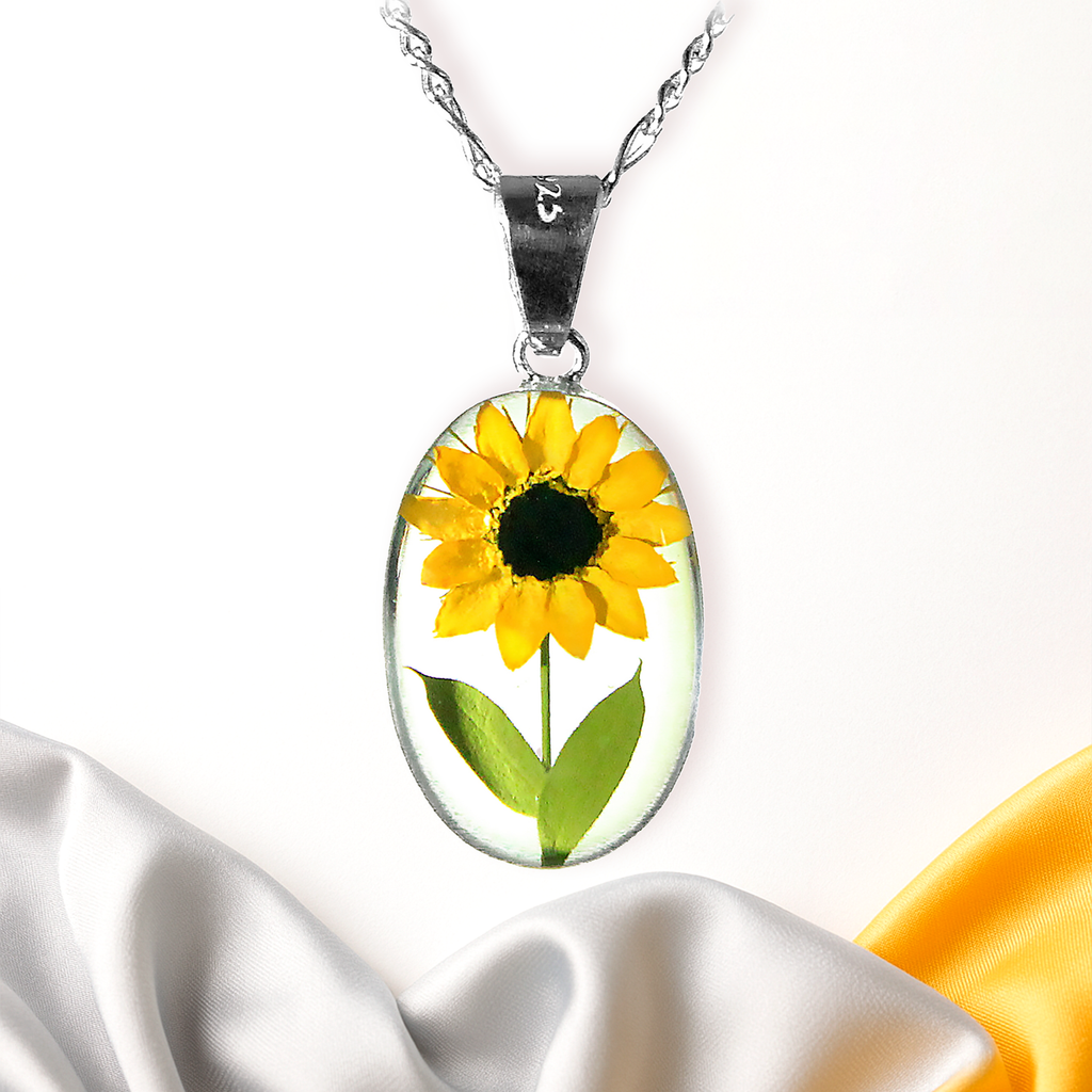 Collar de Girasol Eterno en Óvalo de Plata 925