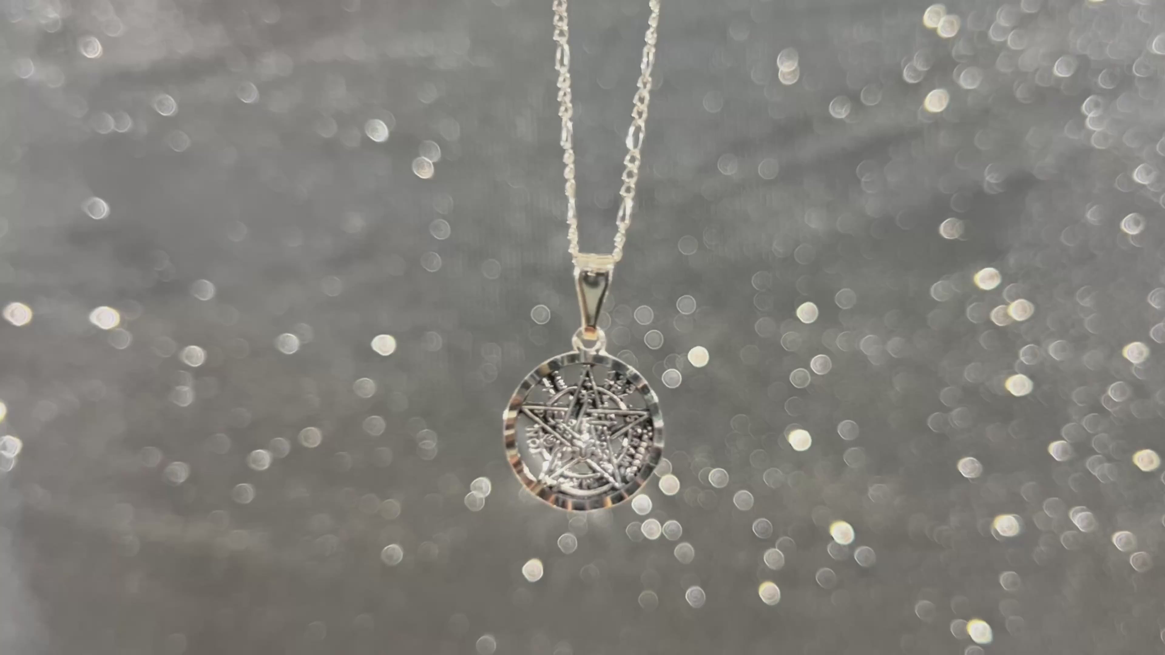 Collar Tetragramaton en Plata - Amuleto de Protección Personal